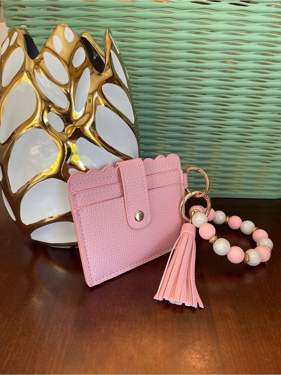 Accessories - NWOT Pink Card Holder Wristlet Keychain with Tassel